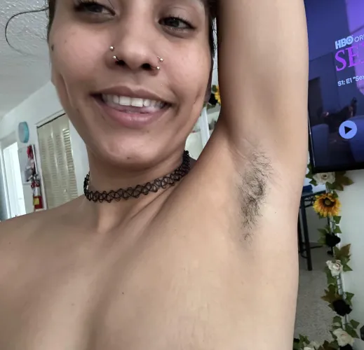 Thumbnail Armpit Preferences Unveiled: Hairy vs. Shaved Debate | Author: Bella-Kat