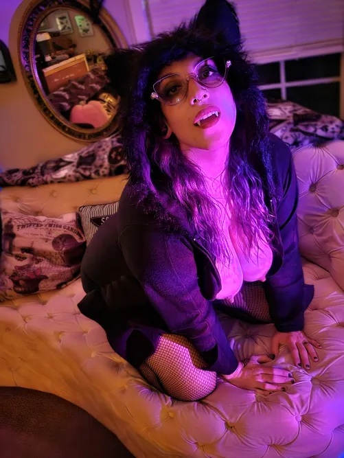 Thumbnail Already on My Knees by Mommanatrix_ in gothsluts