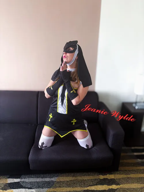 Thumbnail Jeanie_Wylde Embracing Post-Halloween Fun and Festivities