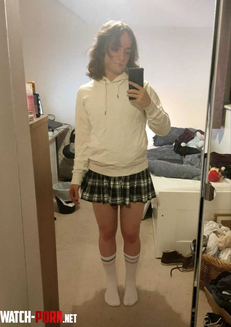 Hello  first post as a femboy ignore my messy room hehe by _cherubi_