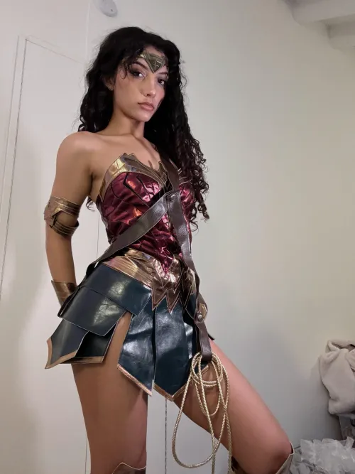 Thumbnail Wonder Woman Wonders with Jasminxof | Cosplaygirls' Marvel