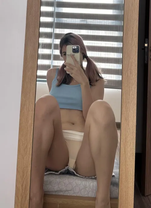 Thumbnail Mirrored Indulgence: Explore #MirrorSelfie Fun with MoonEliza