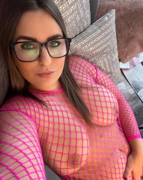 Thumbnail Milf in Fishnets Fantasy by Courtney22xoo in amateur_milfs