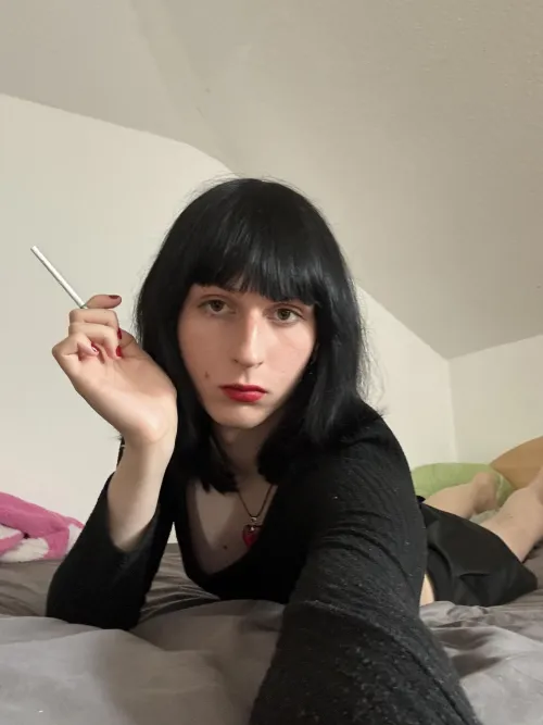 Thumbnail Halloween Glam: Mia Wallace’s Stylish Transformation by HajdenChybaTy