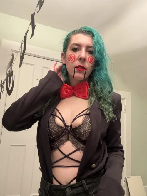 Thumbnail Sirenskiss3 Presents: Halloween Horrors Revealed Through Cleavage | cleavage