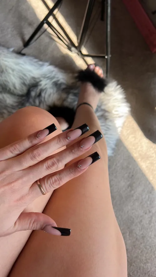 Thumbnail Indulge in Nail Fetish Fantasies with These Elegant Feet and Nails