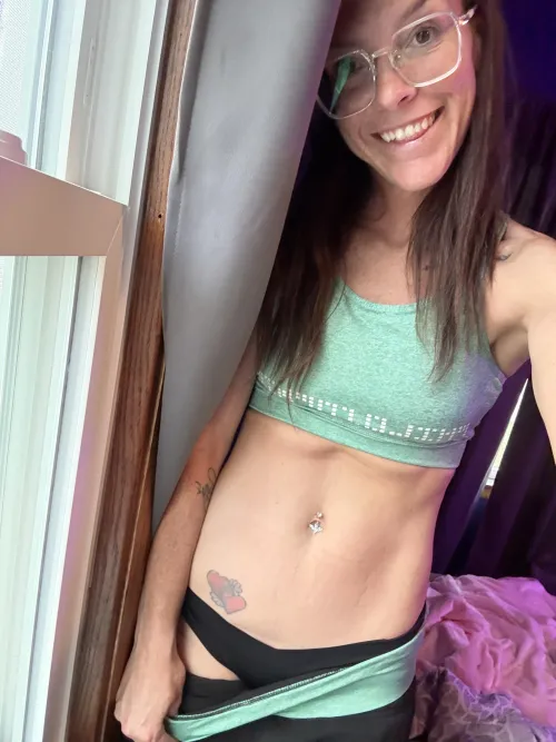 Thumbnail Hedontastical's Fitness Revelation: A Mom of 4 Rocks Sexy Workout Undies