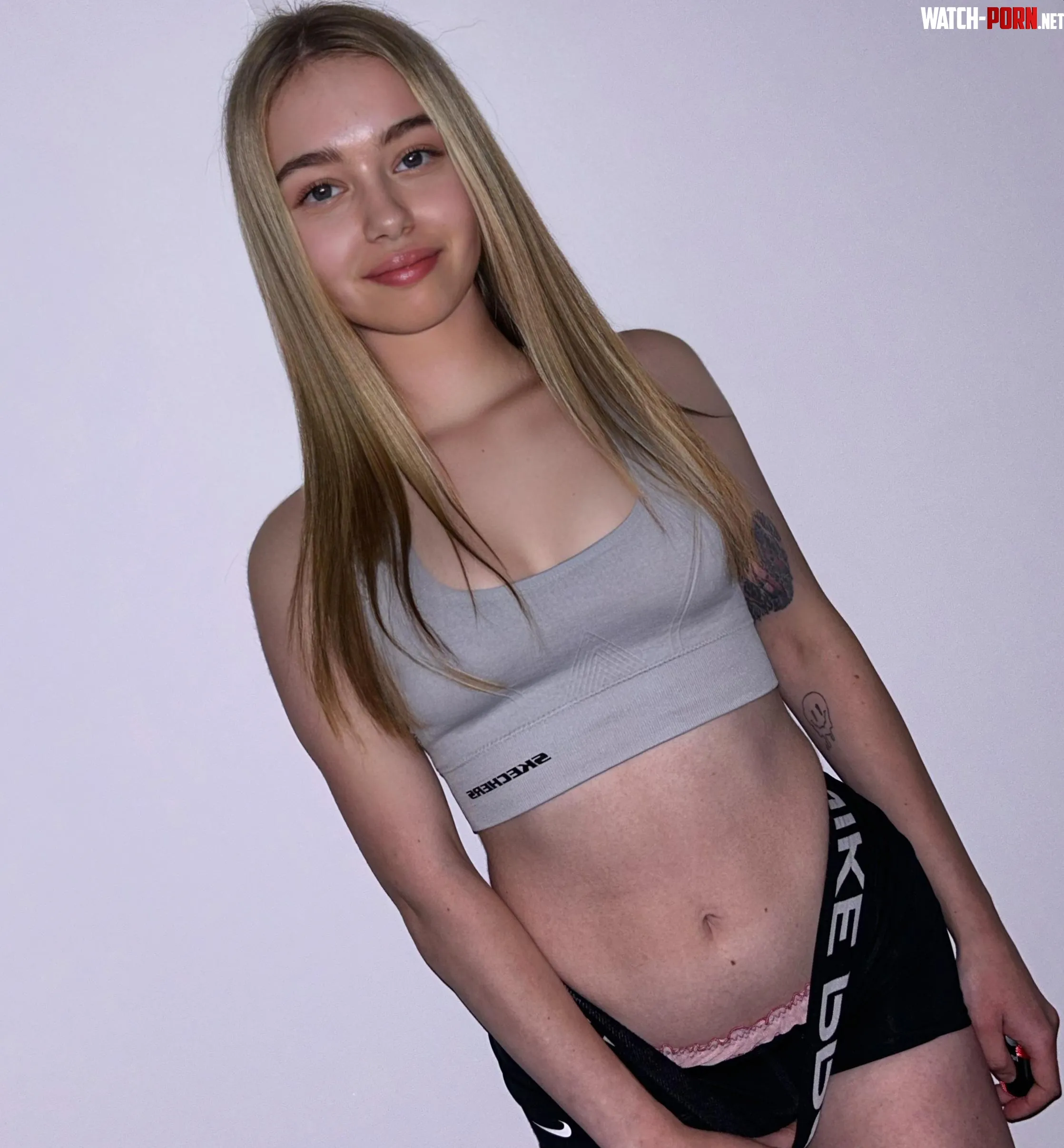 this sports top is a great support for my boobs by CreamyyBabbyy