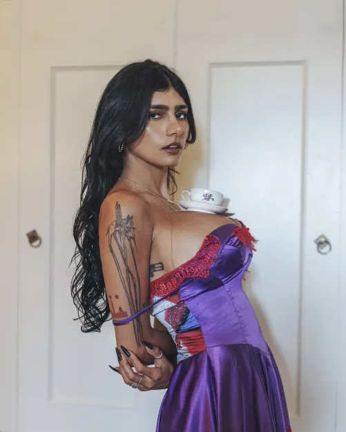 Thumbnail Spotlight on Mia Khalifa: ClassyPornstars feature by ok_monk2