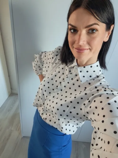 Thumbnail Serenity in Blue: Exploring Pencil Skirts with MartaPeonly