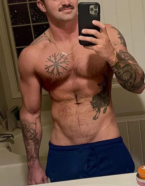 Thumbnail Body Hair Debate: Join the Conversation with Ornery_Jellyfish_152 in hotguyswithtattoos