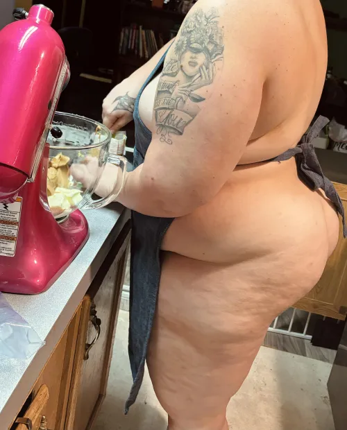 Thumbnail Big Booty Baking Fun by BelleBordeaux3 in GoneWildPlus Category