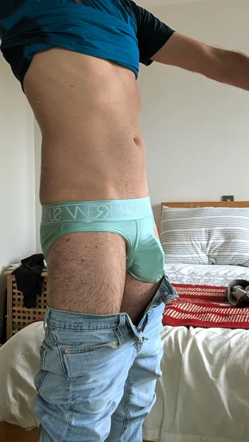 Thumbnail BiCuriousOli's Sunday Briefs Unveiled - Dive into Bulges