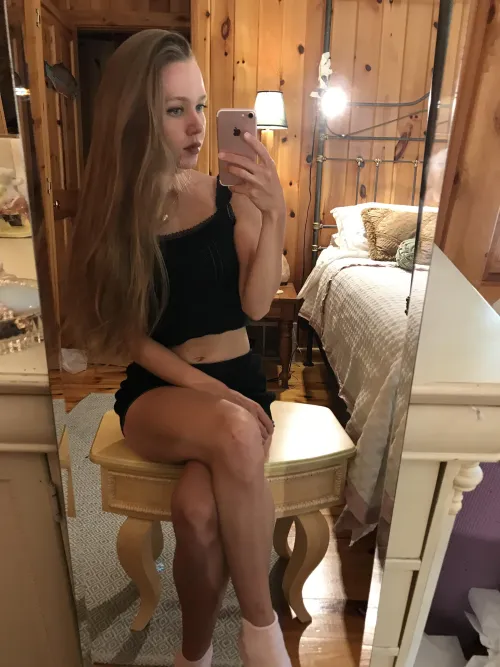 Thumbnail lilydenuit Feels Confident & Sensual in Black