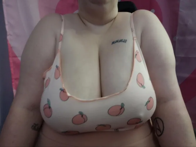 Thumbnail Serafina_Ruby: Showcasing Massive F Cups Uncensored