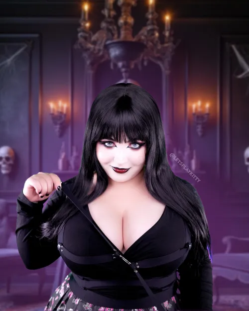 Thumbnail Elvira Cosplay: Bringing Nostalgia to Life | LetsPlayKitty