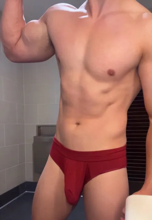 Thumbnail fitsmoothsf's Gym Chronicles: Sundays Are for Worship in Bulges