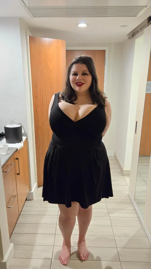 Thumbnail Flaunting My Black Dress - East-Donkey3452 | BBW