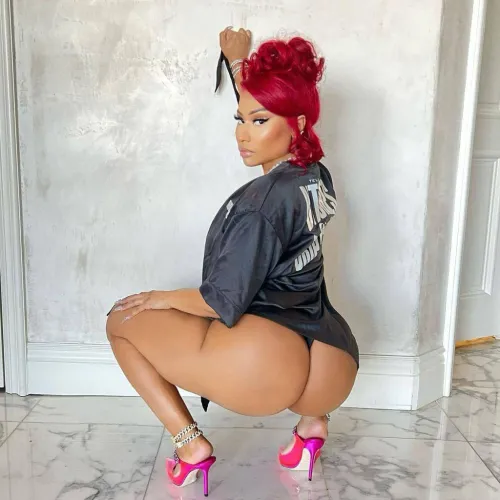 Thumbnail Celebrity Sensation: Exploring Nicki Minaj's Erotic Vibe