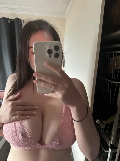 Thumbnail Sophoalicexo Flaunts Natural E Cups in Stunning Selfie