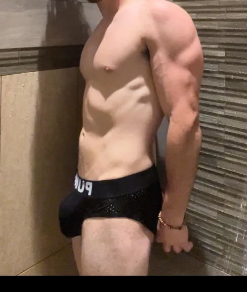 Thumbnail Insights from an 18-Year-Old by donkeyteen95 in Bulges Category