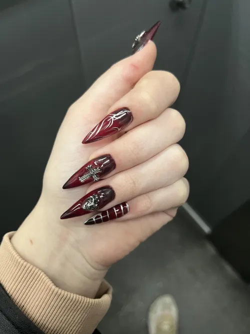 Thumbnail Good Hand Position: A NailFetish Assessment by shaylabeexo