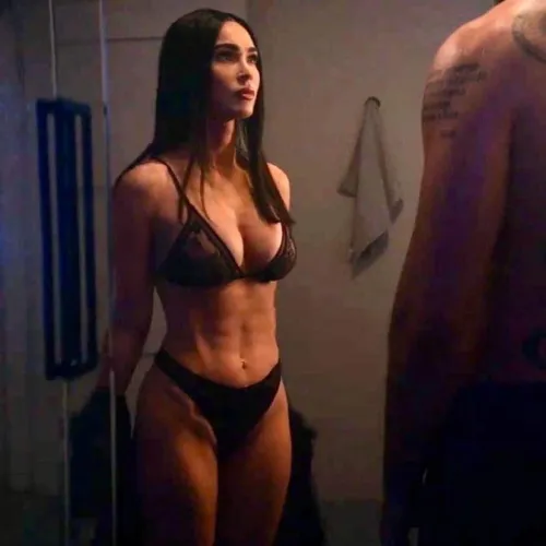 Thumbnail Megan Fox: A Celeb Sizzling Hot | unknownboysad