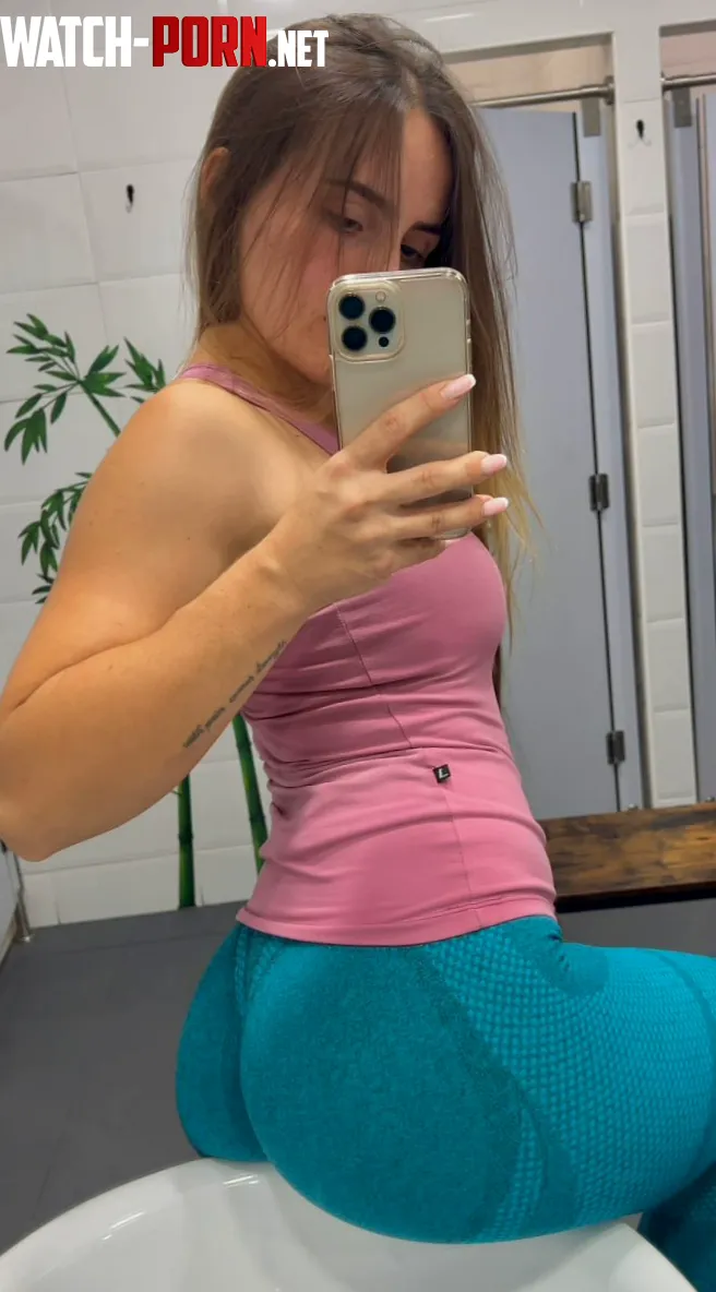 Im feeling classy in this gym outfit by sunshinegalxoxo