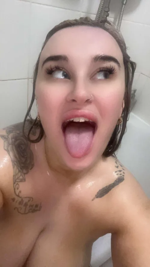 Thumbnail Bathing Await: GirlsShowering with Awcassie