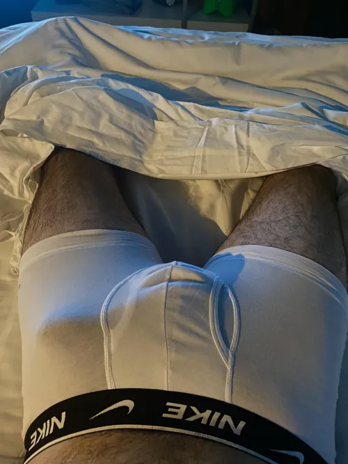 Thumbnail Seeking Help: Join Qcboyyyy in the Bulges Community Adventure