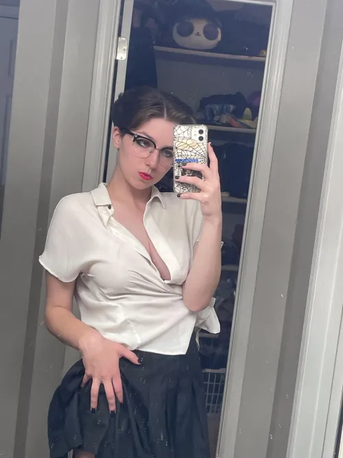 Thumbnail Cute Secretary Look Selfie by ComfyGrimRose | MirrorSelfie Category