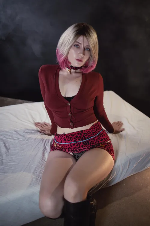 Thumbnail Maria from Silent Hill 2 Cosplayed by Jyu_San in Cosplaygirls Realm