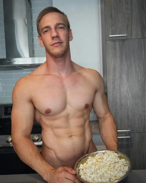 Thumbnail Netflix & Chill with Snacks - John_fitness91 | broslikeus