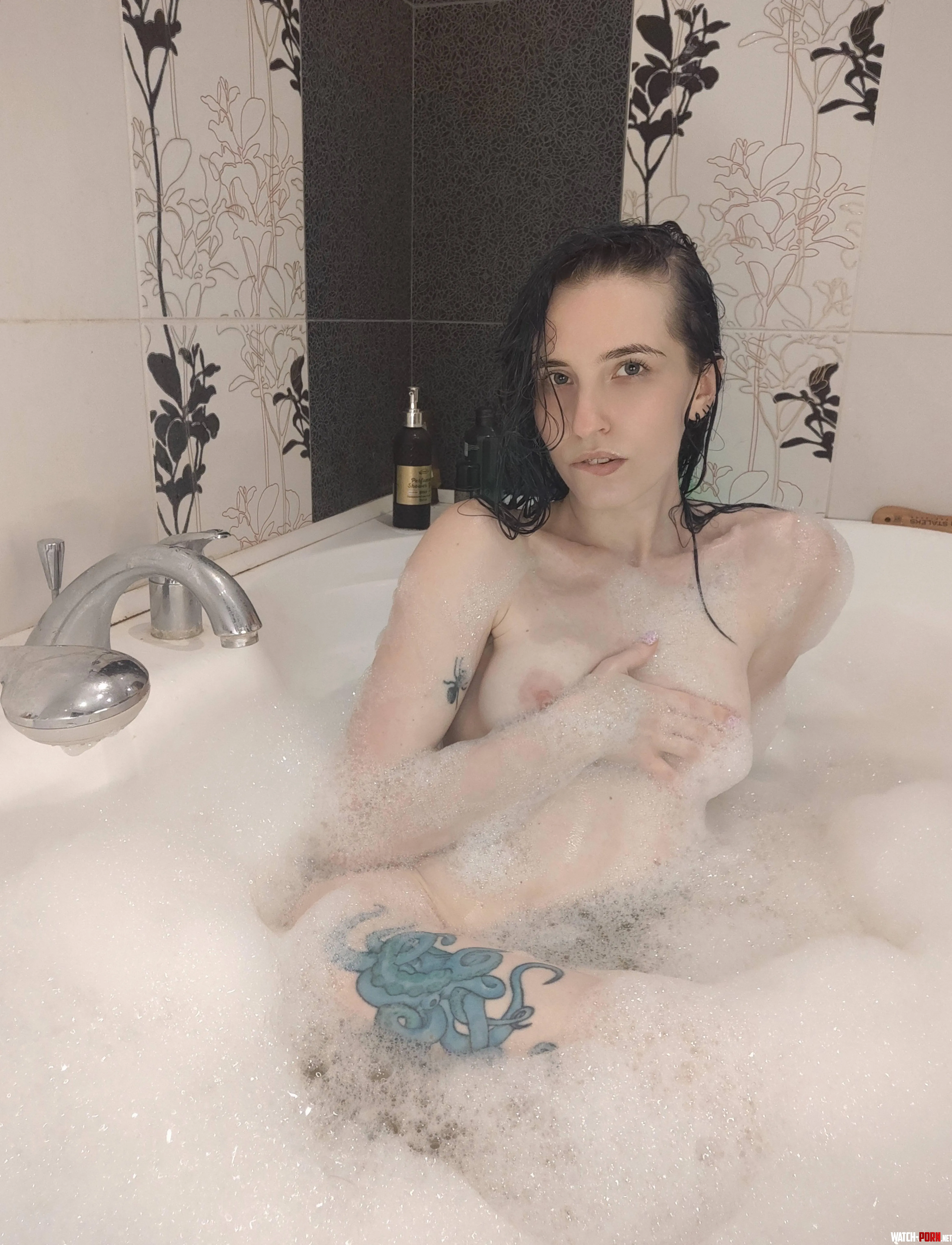 take a warm bath and tease you by hailey_cute