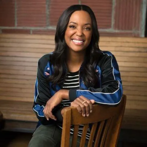 Thumbnail Celebrating Aisha Tyler's Elegance - Discover More on PrettyGirls