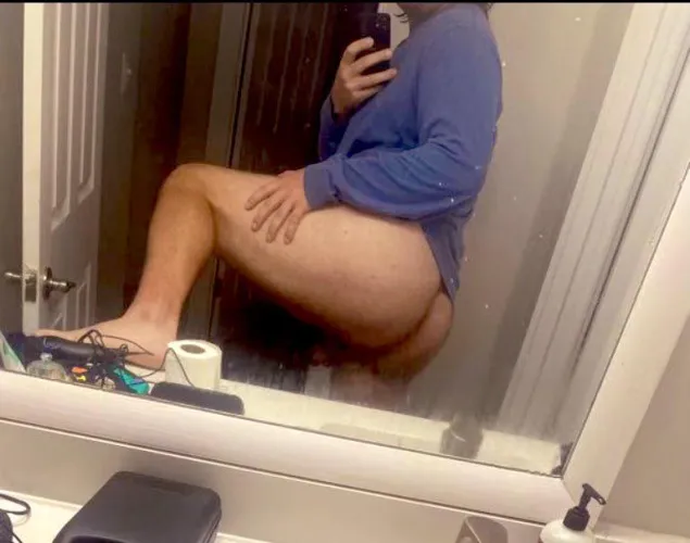 Thumbnail GenZBear's Mirror Revelation: Filthy Mirror and Great Ass