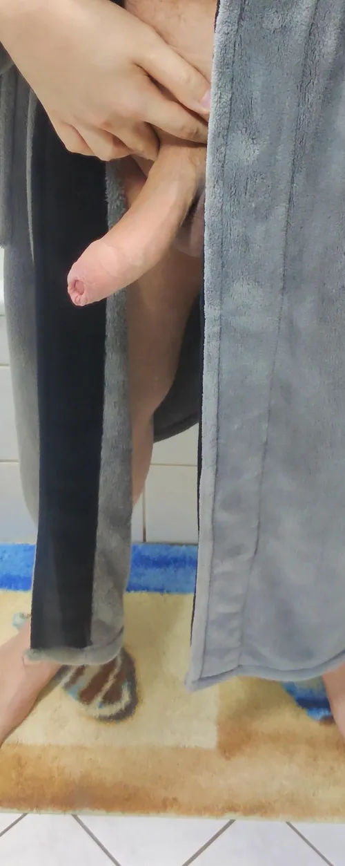 Thumbnail Zoraka999's Refreshing Post-Shower Foreskin Peek