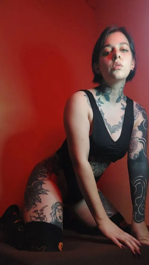 Thumbnail Lexxi_sky Stuns with Short Hair Inked Look | Shorthairchicks