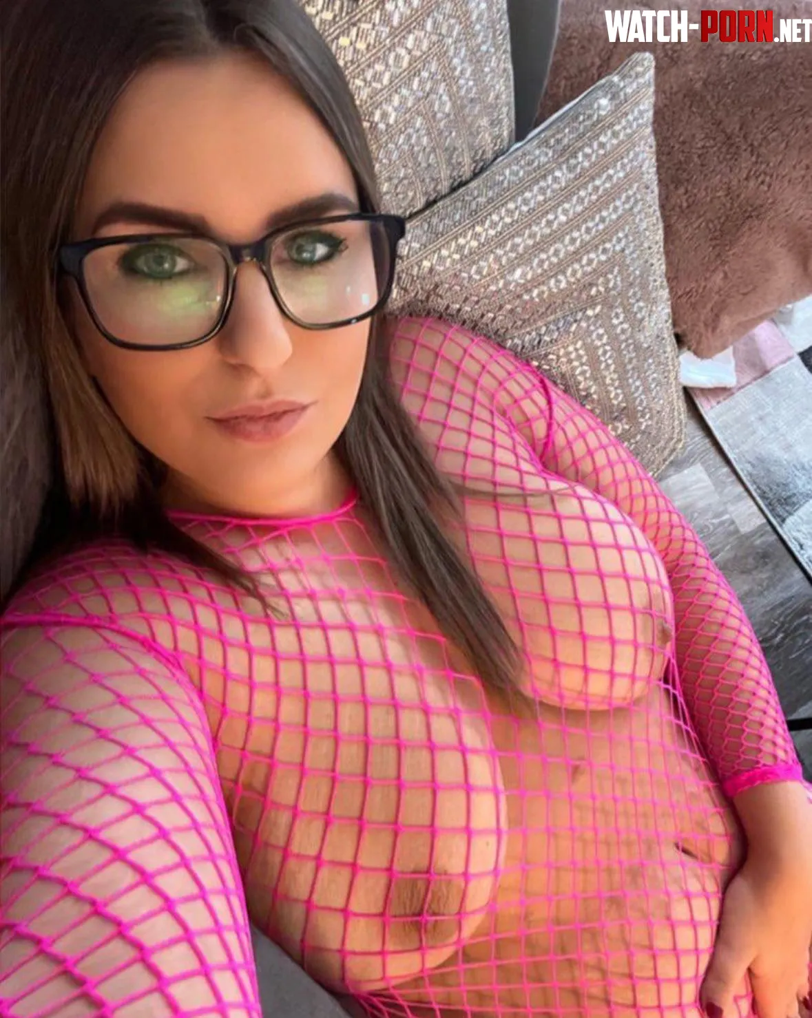 What do you think about a MILF in fishnets  by Courtney22xoo