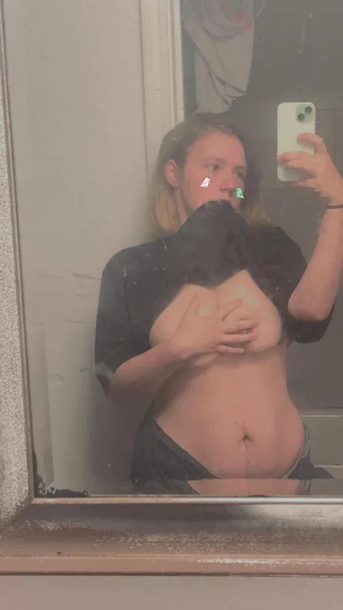 Thumbnail Fund This Mommy's Meals with jayyvee066: PreggoPorn Deals