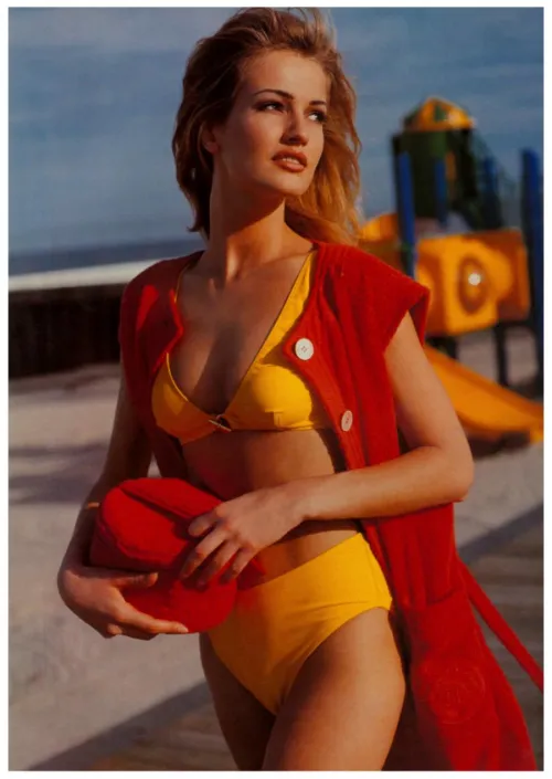 Thumbnail Karen Mulder Modeling Wonders: A Glimpse of Perfection