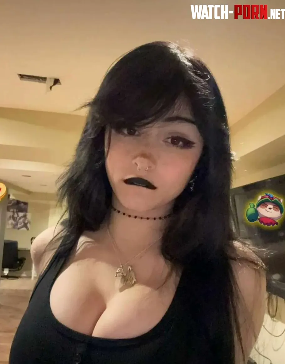 Goth gf or fuckbuddy n by FeistyFlair