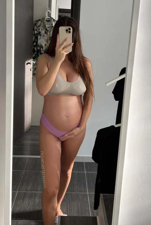 Thumbnail Pregnant and Feeling Sexy - Amateurforyou's 5-Month Update