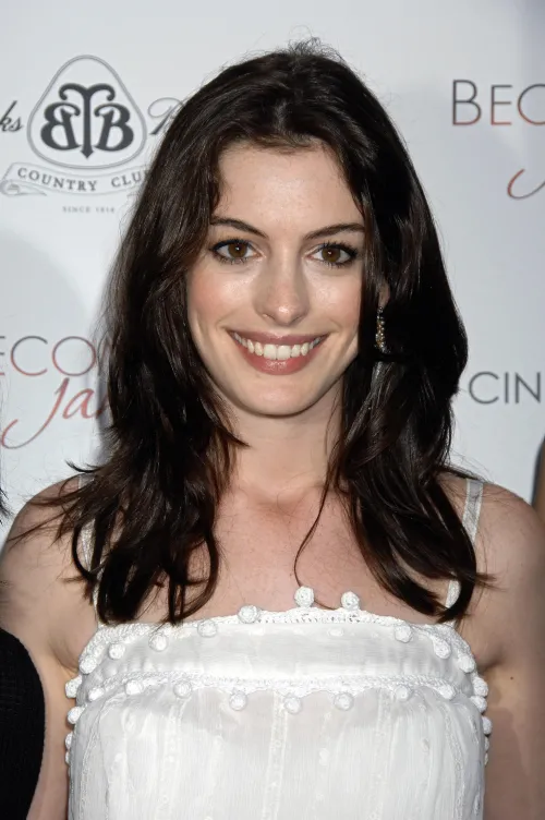 Thumbnail Anne Hathaway: A Glimpse of Beauty by oblique_shockwave