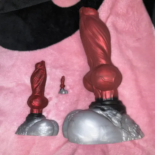 Thumbnail Toy Showdown: Medium vs XXXL Lucian by Vampirecumslut | BadDragon