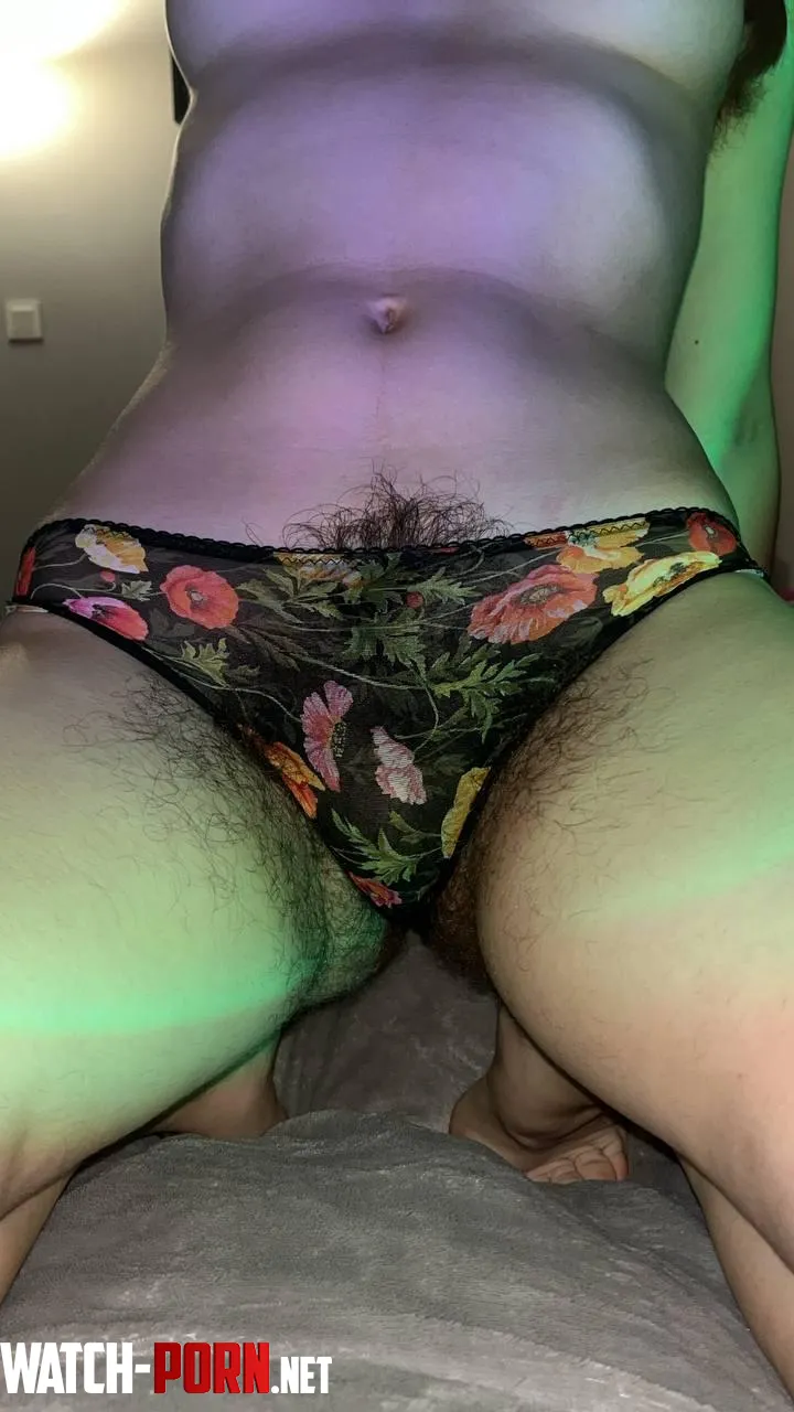 Juicy pussy and a huge bush is the best combo  by hairy_shizo