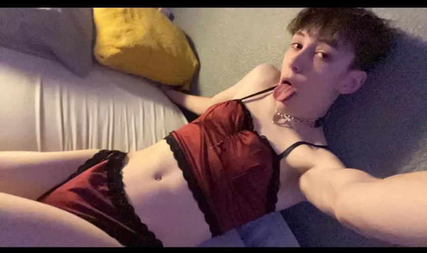 Thumbnail Leona_femboy18 Ponders Cuteness | Femboy