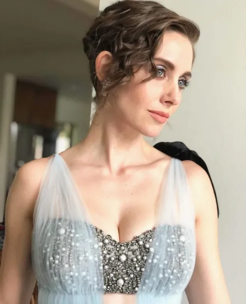 Thumbnail Alison Brie: A Glimpse into Elegance by littlea_adderall in gentlemanboners