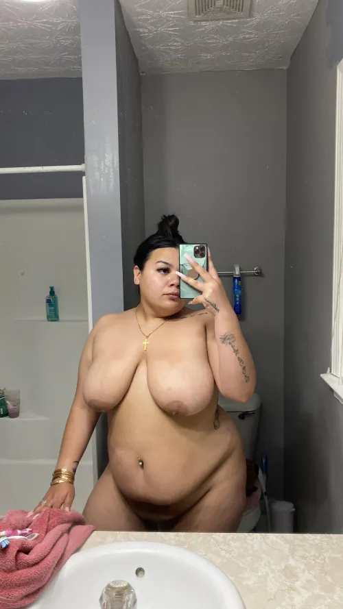 Thumbnail Mirror Nude: A BBW Perspective