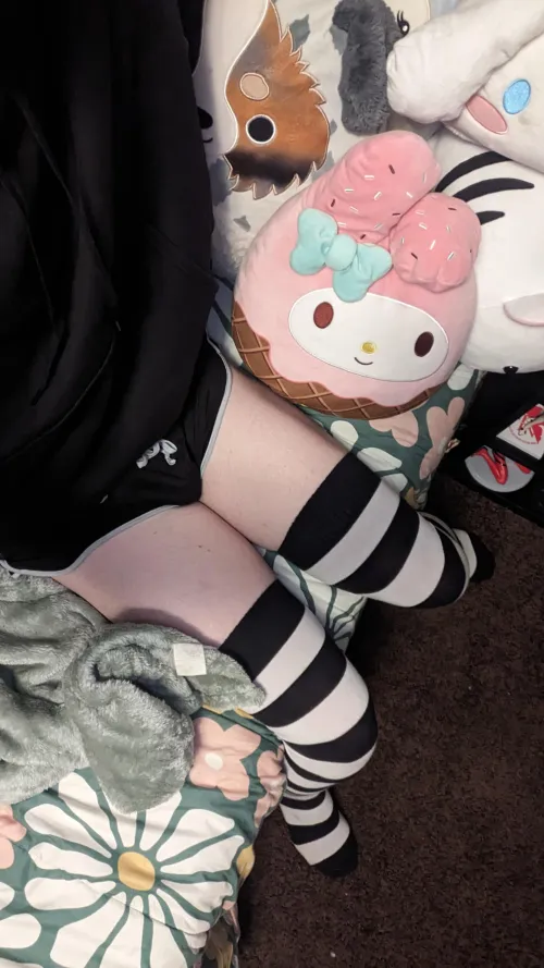 Thumbnail Squishy Thighs Alert: Join corndip55 in femboy Fashion